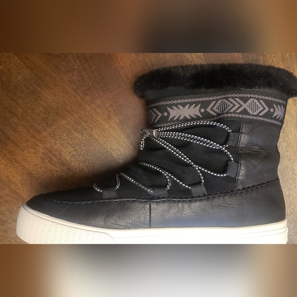 Tom's Alpine Round Toe Stylish Black Winter Boots Size 6 - Picture 12 of 15